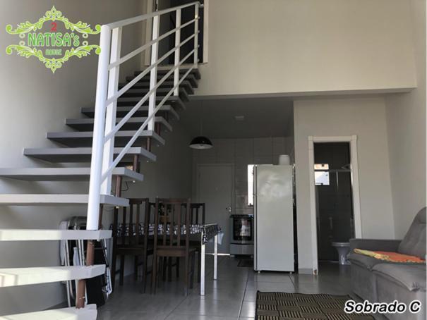 Вілла Sobrados Aconchegante Com Piscina "Natisashouse" Бомбіняс Екстер'єр фото
